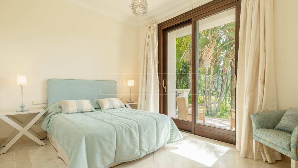 Benahavis, Elegante casa con vistas al campo de golf y a las montañas en La Zagaleta
