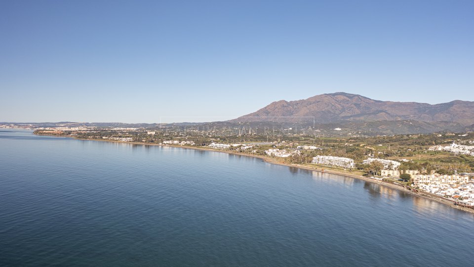 Estepona, Renovated Beachfront Penthouse in Torre Bermeja, New Golden Mile
