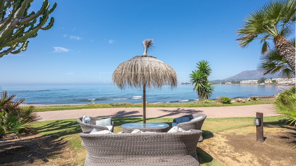 Estepona, Renovated Beachfront Penthouse in Torre Bermeja, New Golden Mile