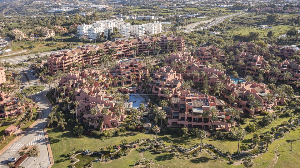 Estepona, Renovated Beachfront Penthouse in Torre Bermeja, New Golden Mile