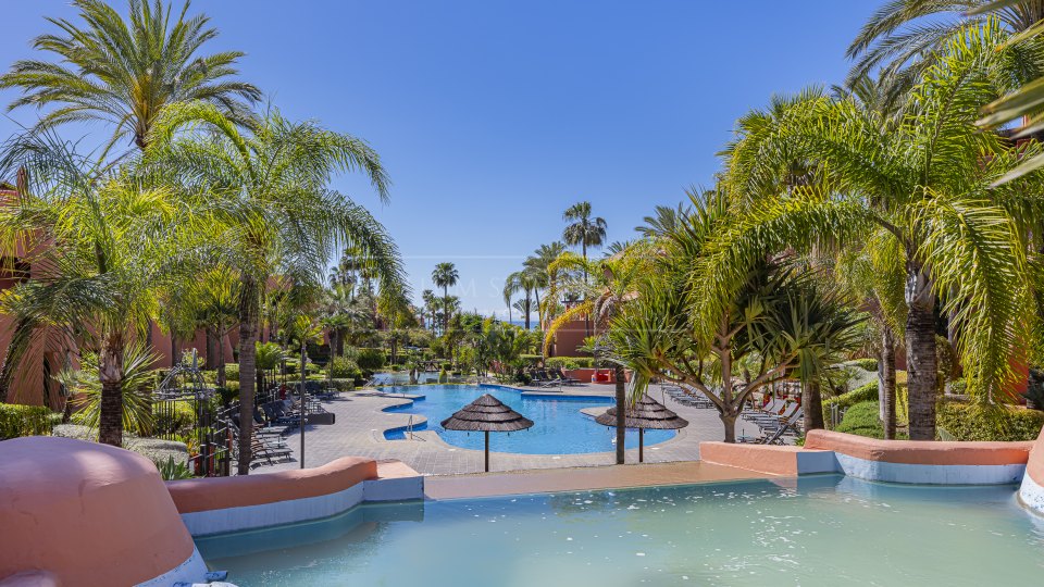 Estepona, Renovated Beachfront Penthouse in Torre Bermeja, New Golden Mile