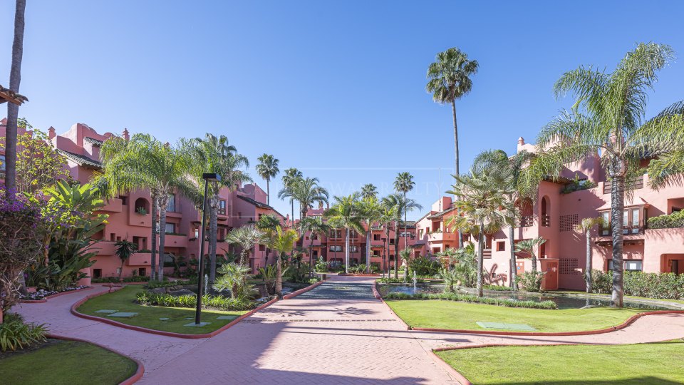 Estepona, Penthouse spacieux en bord de mer à Cabo Bermejo, Estepona