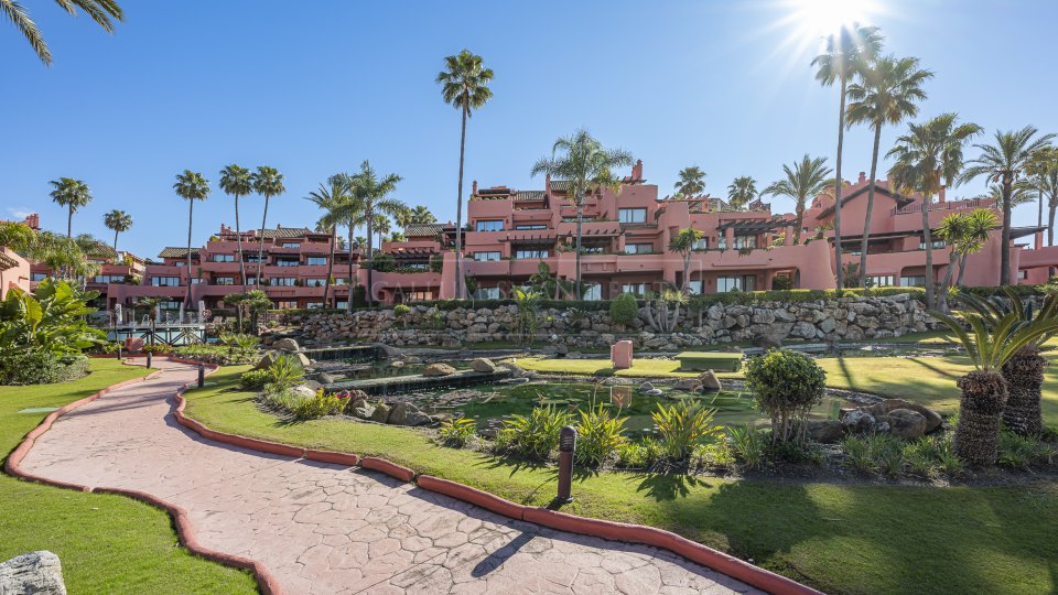 Estepona, Penthouse spacieux en bord de mer à Cabo Bermejo, Estepona