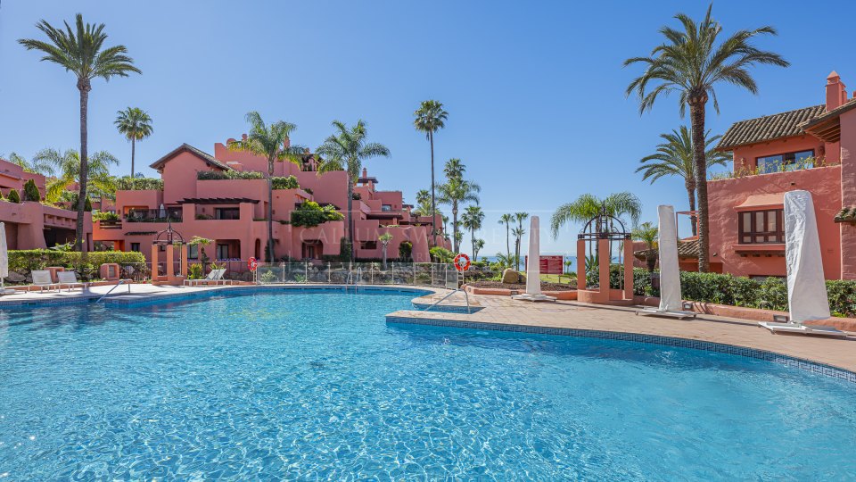 Estepona, Penthouse spacieux en bord de mer à Cabo Bermejo, Estepona