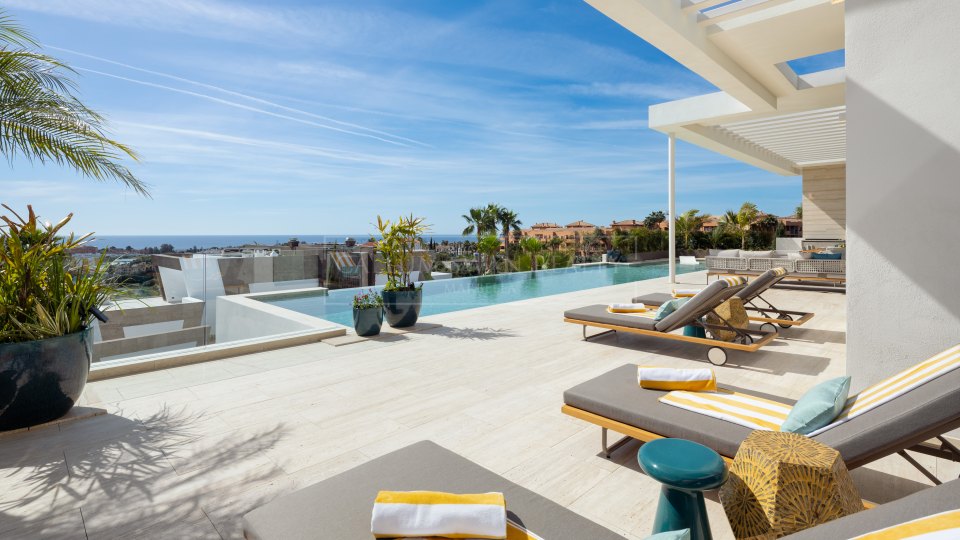 Benahavis, Modern villa with sea views in Los Flamingos, Benahavis