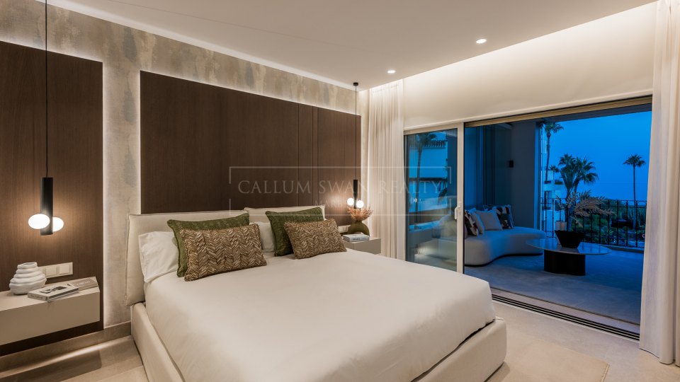 Estepona, Apartamento reformado en primera línea de playa en Bahía del Velerín, Estepona