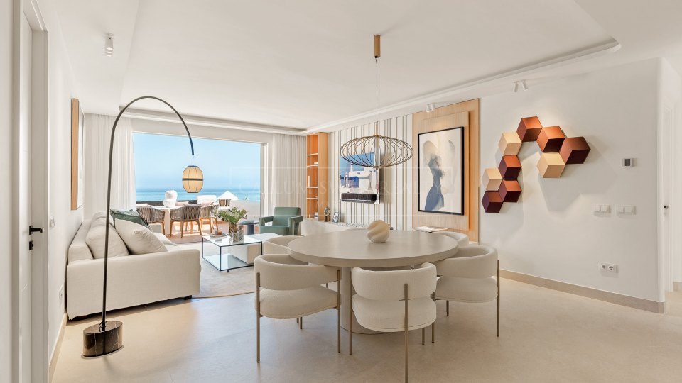 Estepona, Penthouse élégant offrant une vue sur la mer à Bahía del Velerín