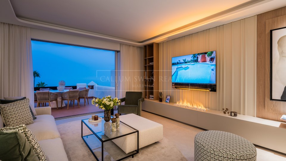 Estepona, Penthouse élégant offrant une vue sur la mer à Bahía del Velerín