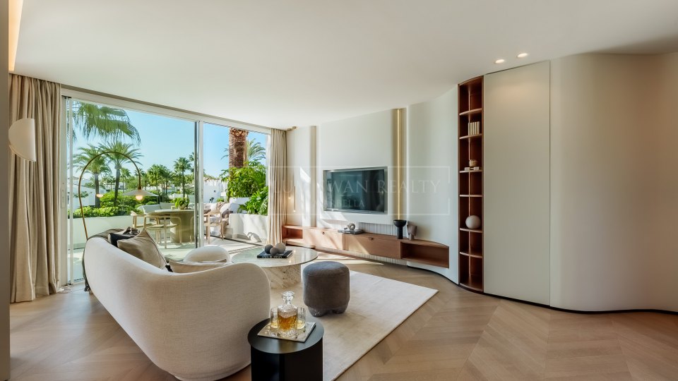 Estepona, Splendide penthouse en front de mer sur la New Golden Mile avec une jolie vue sur la mer