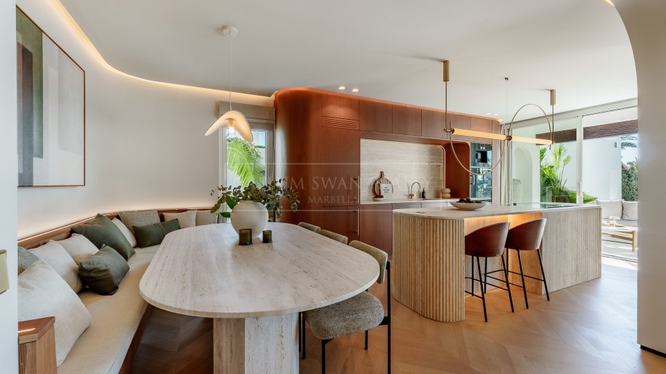 Estepona, Splendide penthouse en front de mer sur la New Golden Mile avec une jolie vue sur la mer