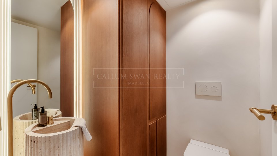 Estepona, Splendide penthouse en front de mer sur la New Golden Mile avec une jolie vue sur la mer