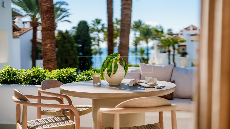 Estepona, Splendide penthouse en front de mer sur la New Golden Mile avec une jolie vue sur la mer