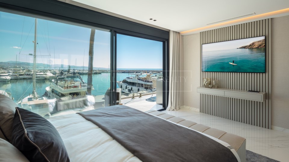 Marbella - Puerto Banus, Stunning luxury apartment within Puerto Banus with lovely sea views