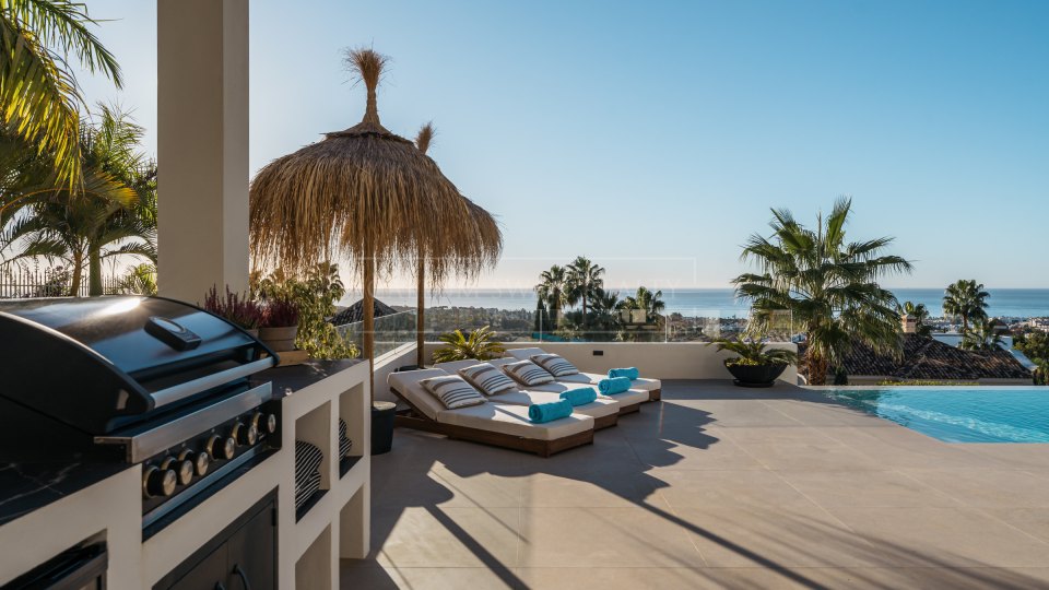 Benahavis, Impressive Mansion with Panoramic Sea Views in Los Flamingos, Benahavís