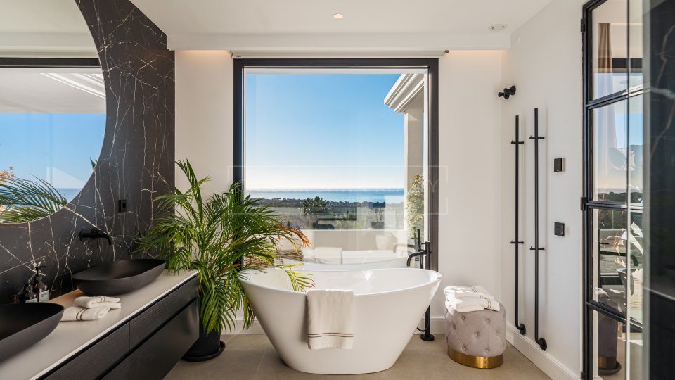Benahavis, Impressive Mansion with Panoramic Sea Views in Los Flamingos, Benahavís