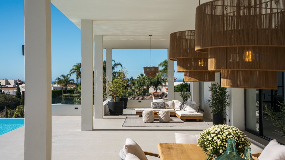 Benahavis, Impressive Mansion with Panoramic Sea Views in Los Flamingos, Benahavís