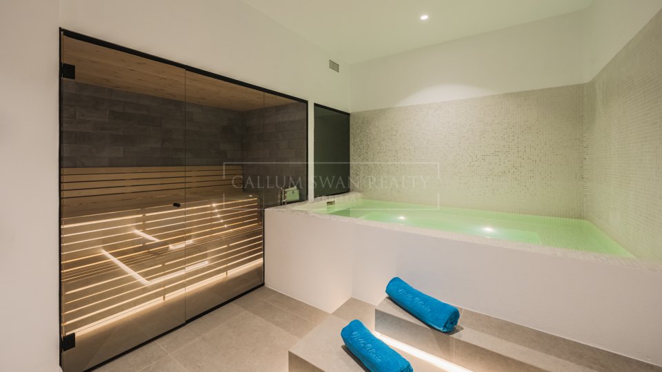 Benahavis, Impressive Mansion with Panoramic Sea Views in Los Flamingos, Benahavís