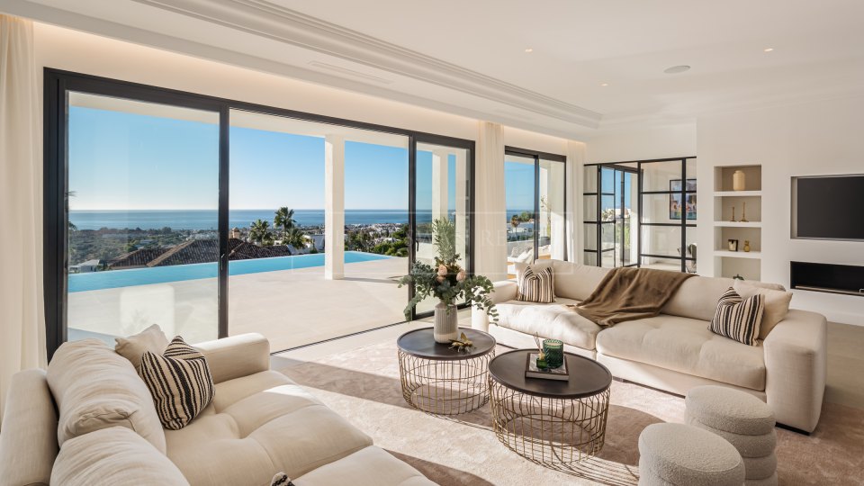 Benahavis, Impressive Mansion with Panoramic Sea Views in Los Flamingos, Benahavís