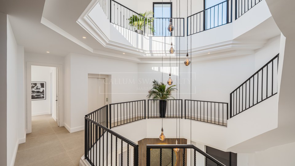 Benahavis, Impressive Mansion with Panoramic Sea Views in Los Flamingos, Benahavís