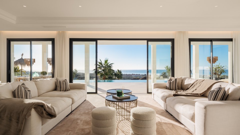 Benahavis, Impressive Mansion with Panoramic Sea Views in Los Flamingos, Benahavís