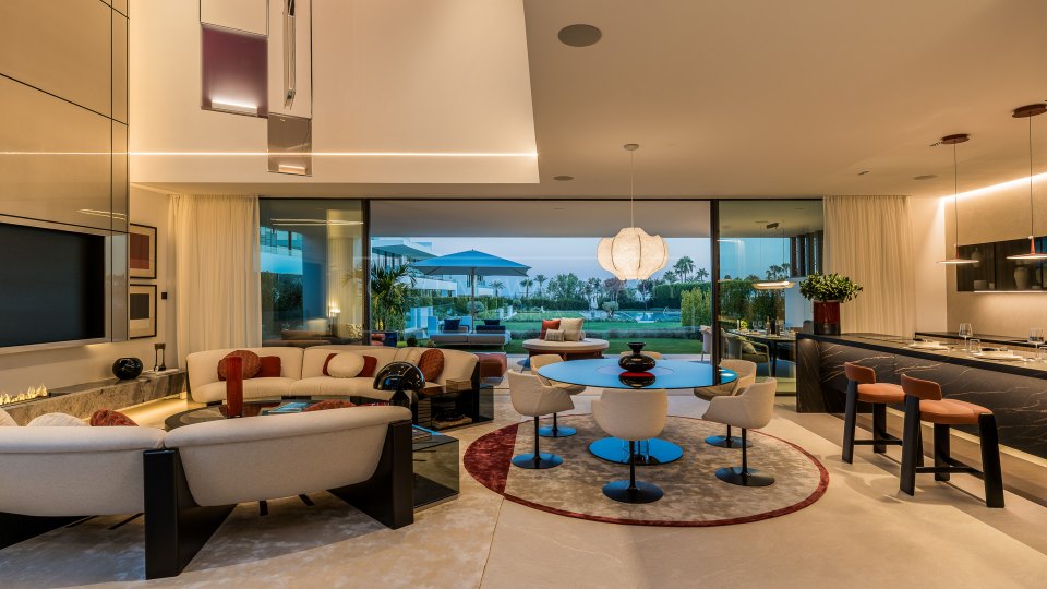 Marbella Golden Mile, Casa pareada a estrenar en una nueva comunidad de la Milla de Oro