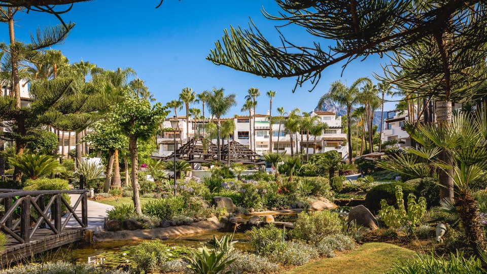 Marbella Golden Mile, Marina Puente Romano, appartement contemporain à vendre