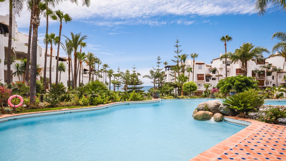 Marbella Golden Mile, Marina Puente Romano, appartement contemporain à vendre