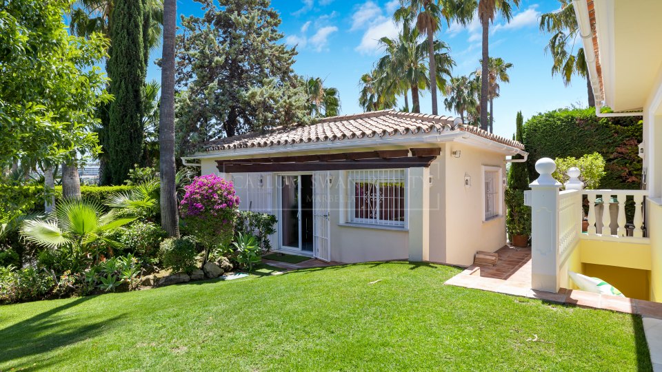 Nueva Andalucia, La Cerquilla - villa en venta con amplia parcela