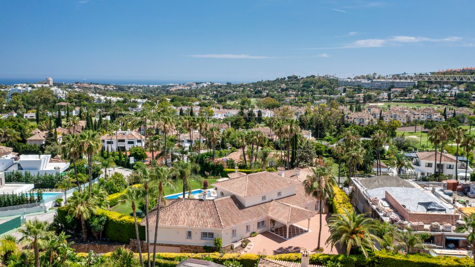 Nueva Andalucia, La Cerquilla - villa en venta con amplia parcela
