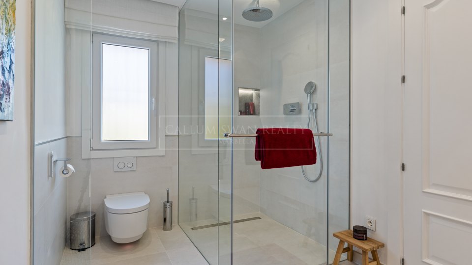 Nueva Andalucia, La Cerquilla - villa en venta con amplia parcela