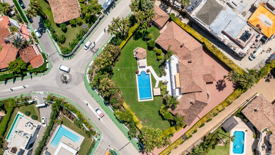 Nueva Andalucia, La Cerquilla - villa en venta con amplia parcela