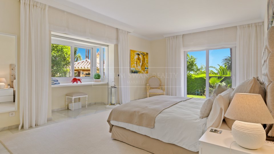 Nueva Andalucia, La Cerquilla - villa en venta con amplia parcela
