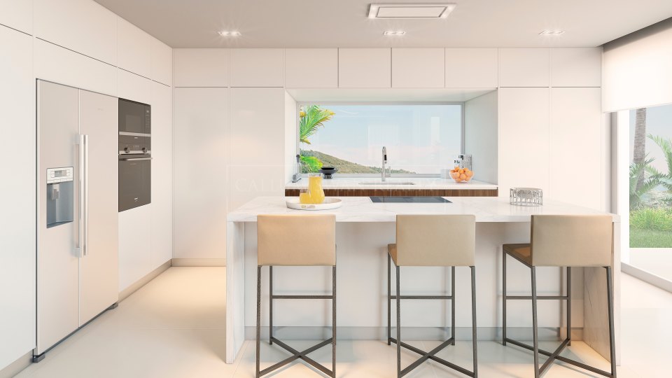 Marbella, Contemporary villa in a new gated complex