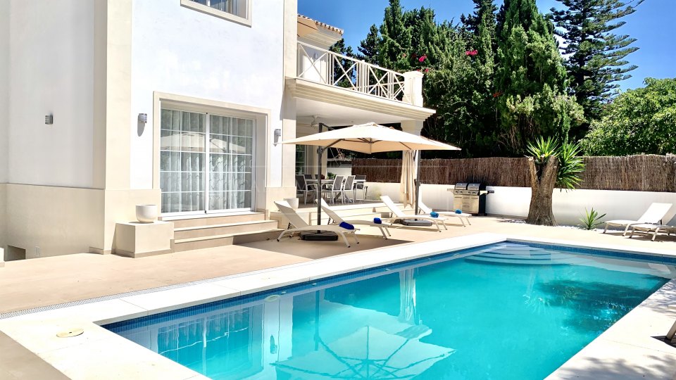 Marbella Golden Mile, Bonita villa familiar a tan solo un breve paseo de la playa en la Milla de Oro