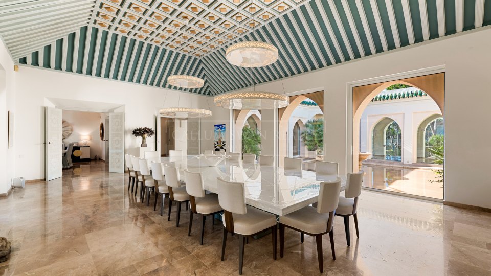 Marbella Golden Mile, Villa de lujo única frente al mar en la Milla de Oro