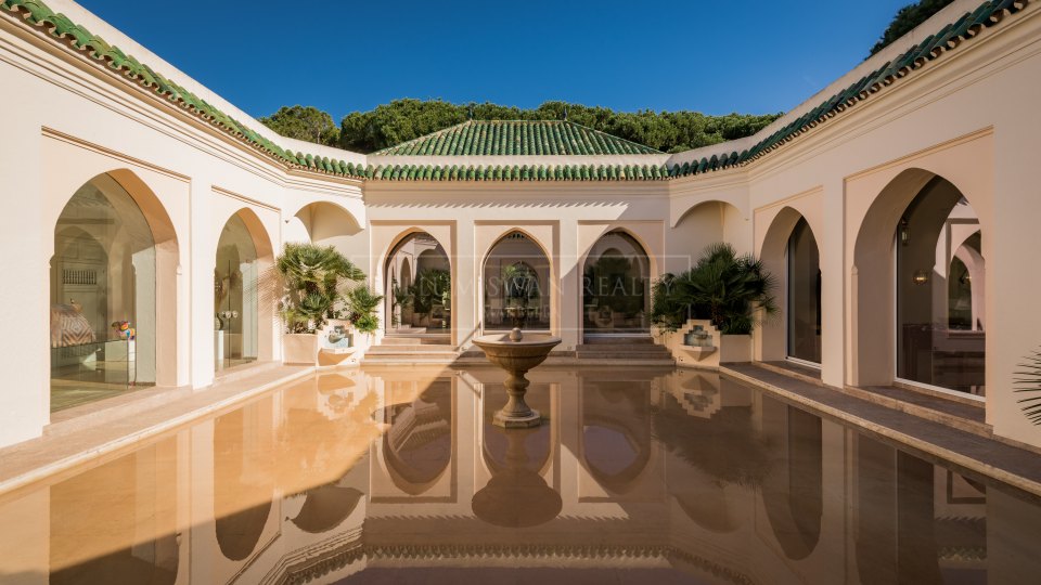 Marbella Golden Mile, Villa de lujo única frente al mar en la Milla de Oro
