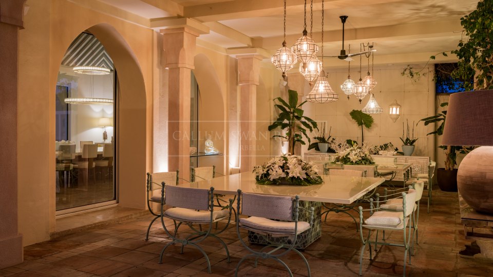 Marbella Golden Mile, Villa de lujo única frente al mar en la Milla de Oro