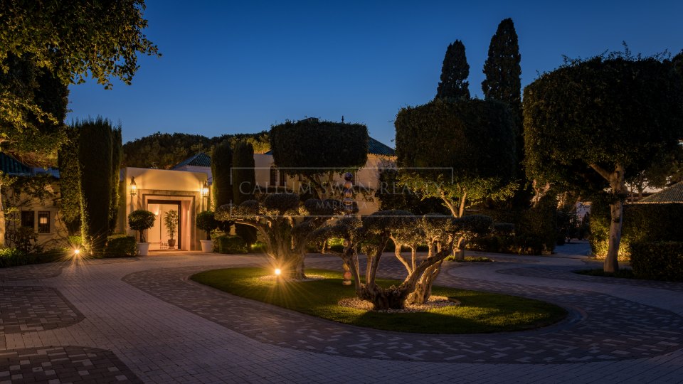 Marbella Golden Mile, Villa de lujo única frente al mar en la Milla de Oro