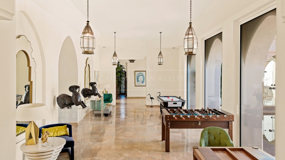 Marbella Golden Mile, Villa de lujo única frente al mar en la Milla de Oro