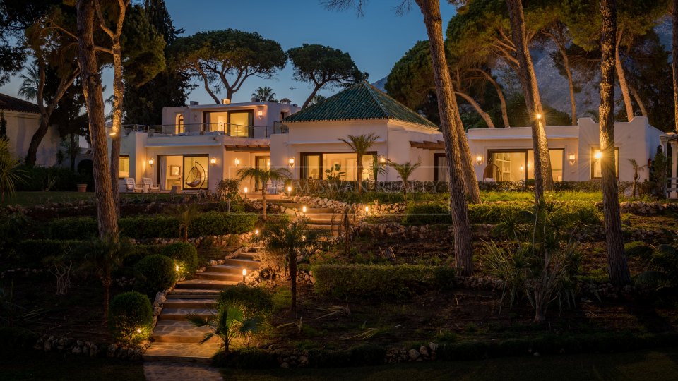 Marbella Golden Mile, Villa de lujo única frente al mar en la Milla de Oro