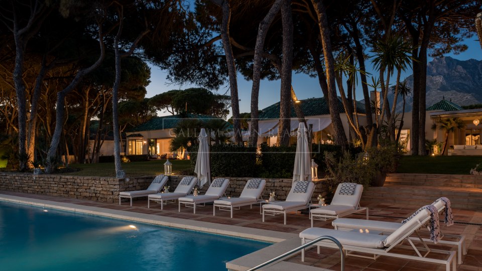 Marbella Golden Mile, Villa de lujo única frente al mar en la Milla de Oro