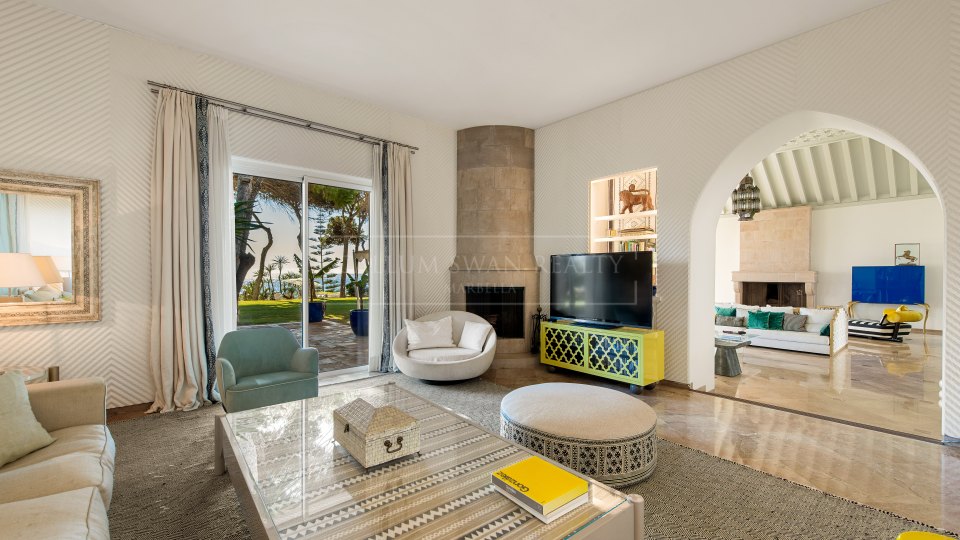 Marbella Golden Mile, Villa de lujo única frente al mar en la Milla de Oro