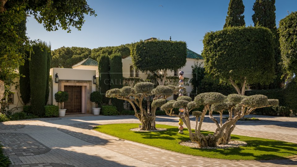 Marbella Golden Mile, Villa de lujo única frente al mar en la Milla de Oro