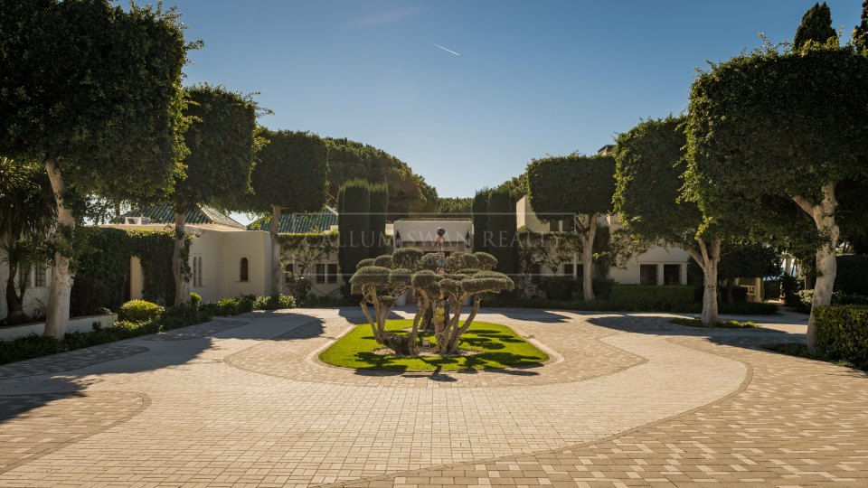 Marbella Golden Mile, Villa de lujo única frente al mar en la Milla de Oro