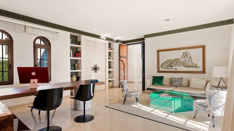 Marbella Golden Mile, Villa de lujo única frente al mar en la Milla de Oro