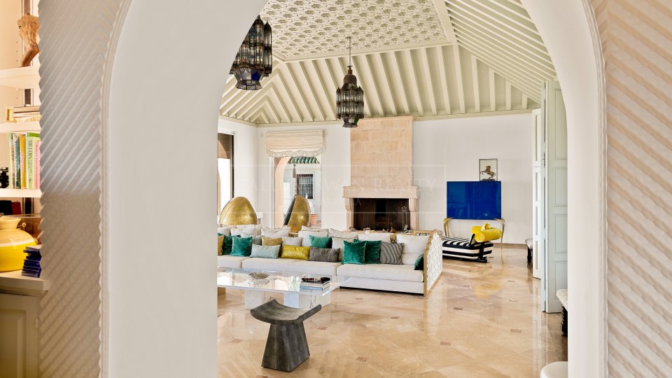 Marbella Golden Mile, Villa de lujo única frente al mar en la Milla de Oro