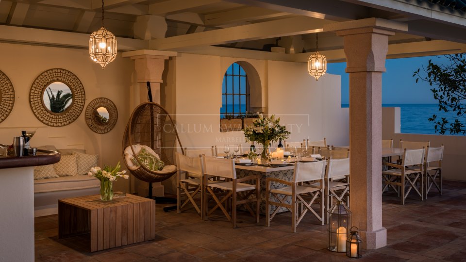 Marbella Golden Mile, Villa de lujo única frente al mar en la Milla de Oro