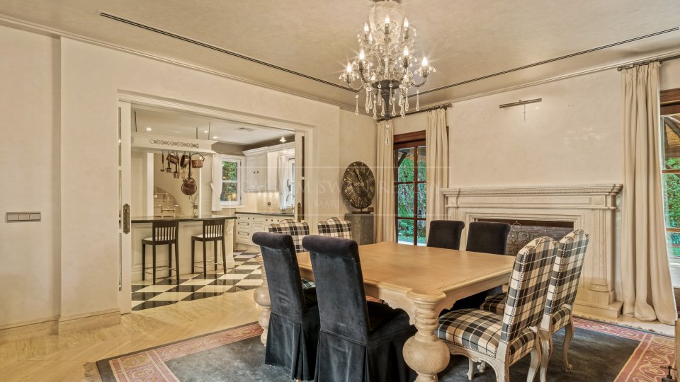 Marbella Golden Mile, Manoir exquis avec vue imprenable à Sierra Blanca, Marbella