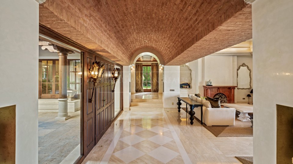 Marbella Golden Mile, Manoir exquis avec vue imprenable à Sierra Blanca, Marbella
