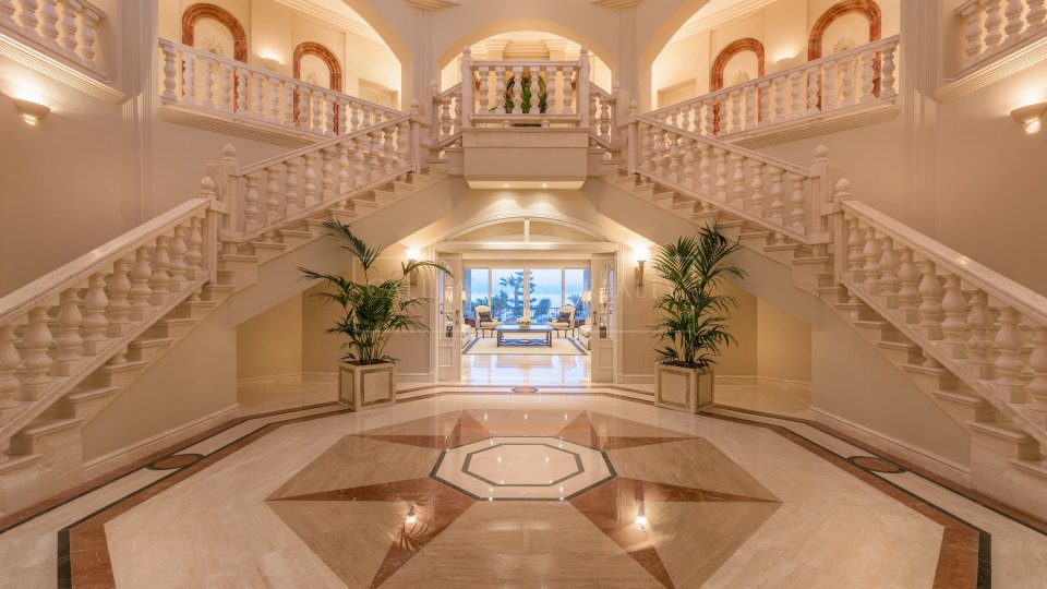 Marbella Golden Mile, Impresionante propiedad, primera línea de playa en Marbella Club